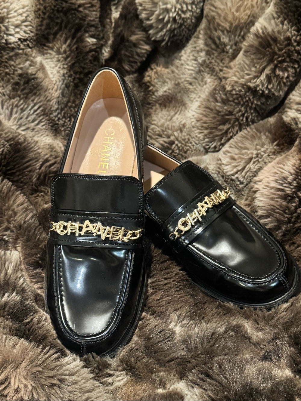 CHANEL Black Patent Leather Loafers with Gold Logo Chain - Picture 1 of 4